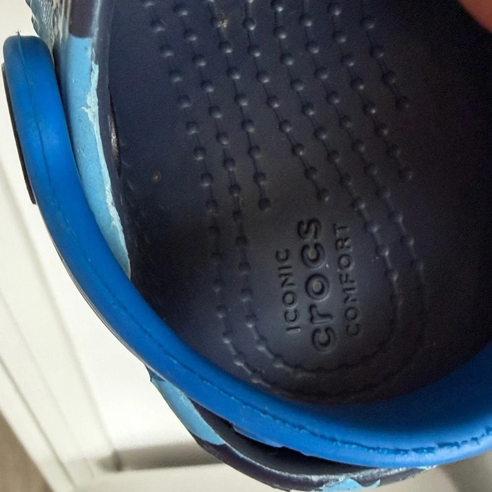 CROCS Kids Blue Camo Water Shoes toddler size 6